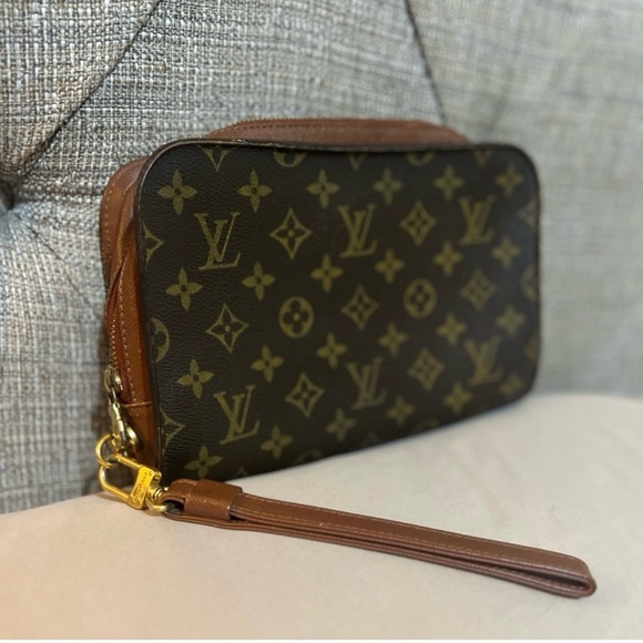 Louis Vuitton Brown and Tan Monogram Clutch - Picture 1 of 12